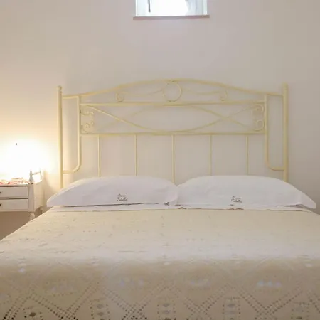 Country Trullo Rosso With Jacuzzi Alberobello Apartment *