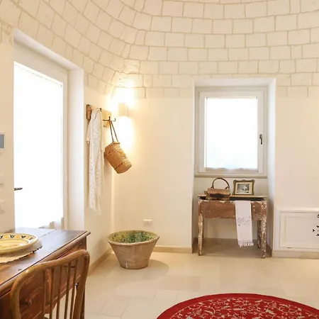 Country Trullo Rosso With Jacuzzi Alberobello
